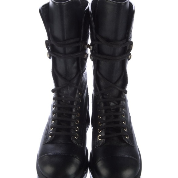 Chanel Combat Boots Interlocking CC Logo Size: 5.5 | IT 35.5
@chanel #chanel - Picture 3 of 5